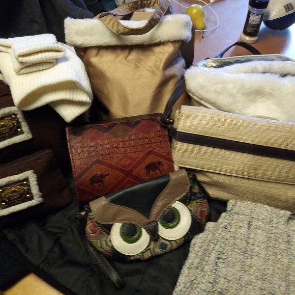 Handbags and purses - Picture 7 of 8